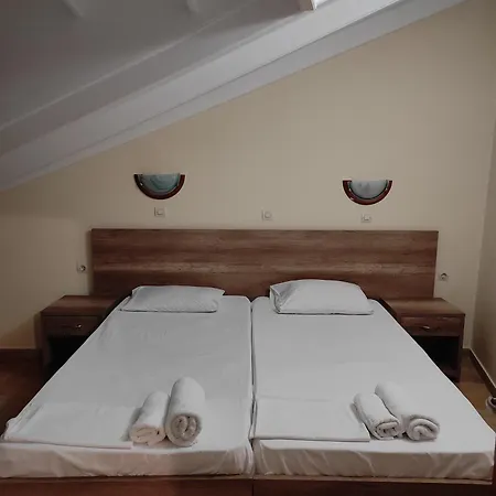 Plaza 3* Kávos